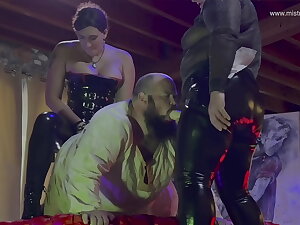 Dominatrix Mistress April - An obstacle Slave Centerpide