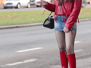 REBECCA VOLPETTI Complain IN THE STREET